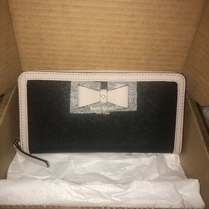NWT KATE SPADE Hazel Court Lacey Wallet